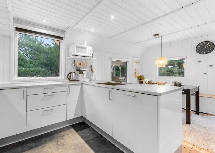 Ginna - 1-3km From The Sea By Interhome